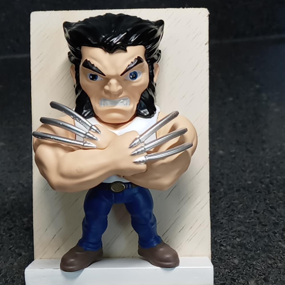 Metal Wolverine Figure